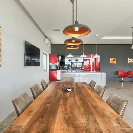 Mediterraneo Villa *